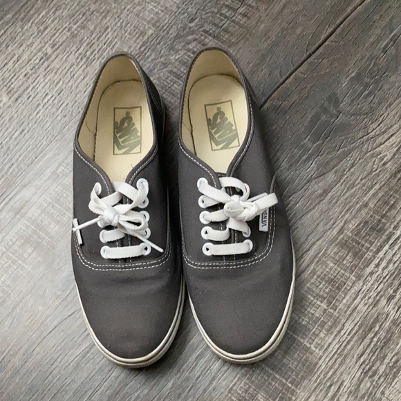 Vans - Picture 1 of 2